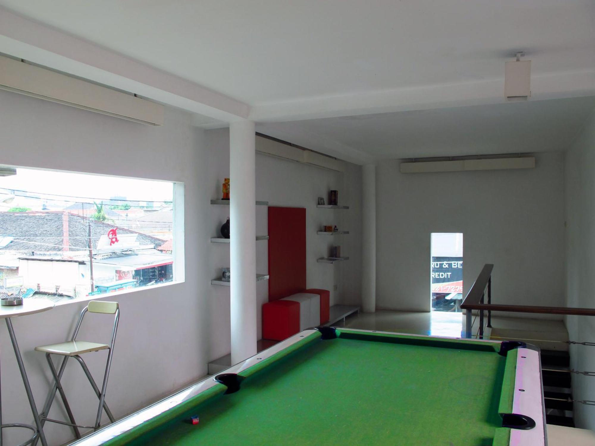 Flat06 Cipete Hotel Jakarta Exterior photo